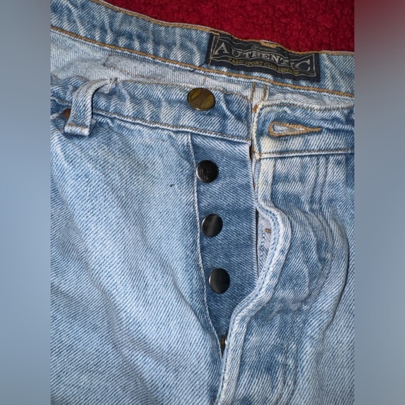 ‼️VINTAGE Women’s Paris Sport Club Button Up Shorts ‼️ - Picture 3 of 5